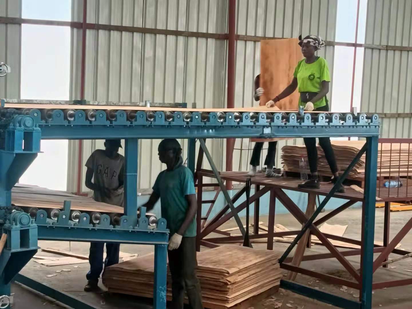 楊木單板秋葵成人APP下载